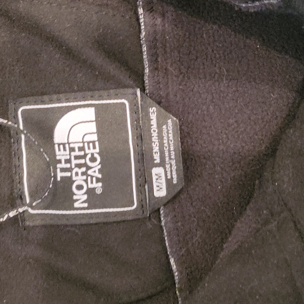 Men's Northface Medium Spring Jacket - image 2